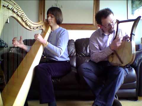 What Is the Difference Between a Harp and a Lyre?